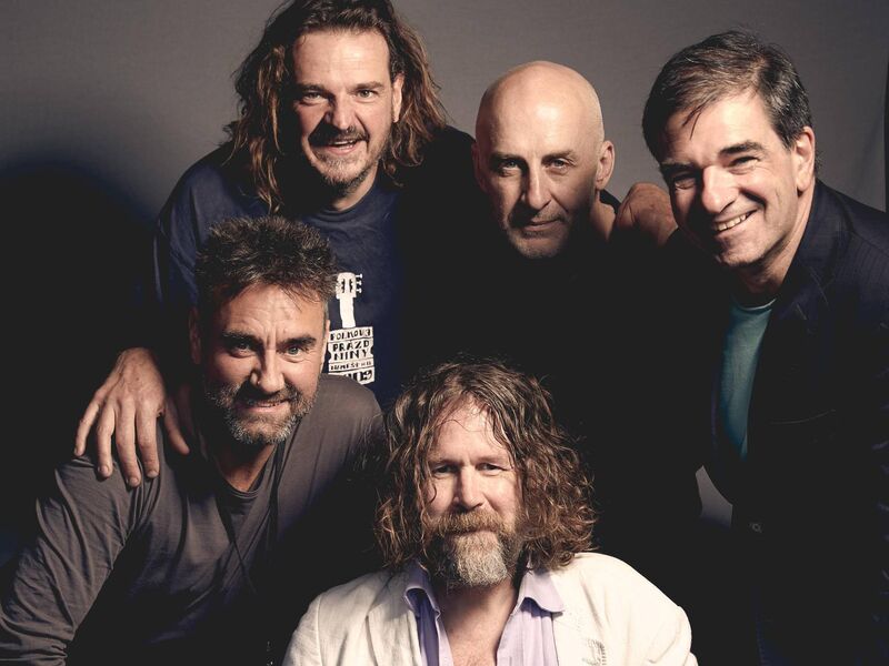  Liam Ó Maonlaí and the other members of Hothouse Flowers. 