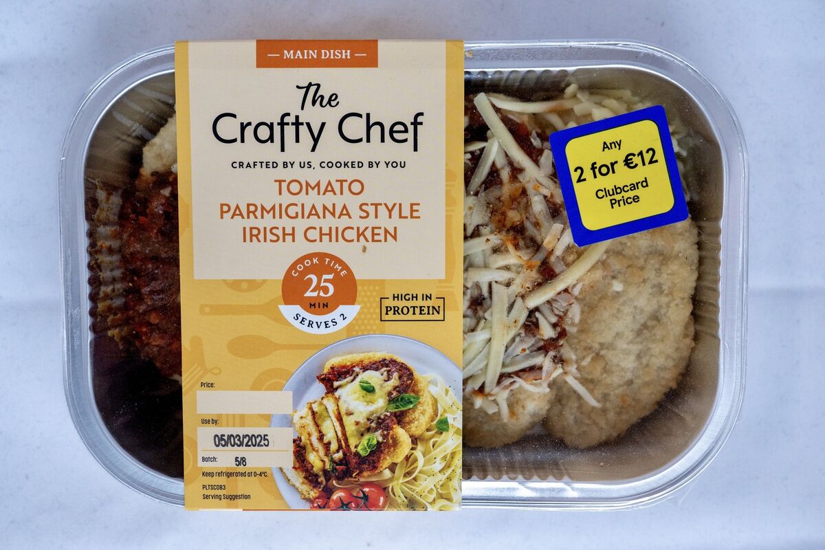 Tesco The Crafty Chef Tomato parmigiana style Irish chicken 480g €7