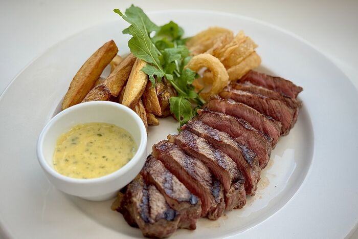 Pan-Grilled Steak with French Fried Onions and Béarnaise Sauce