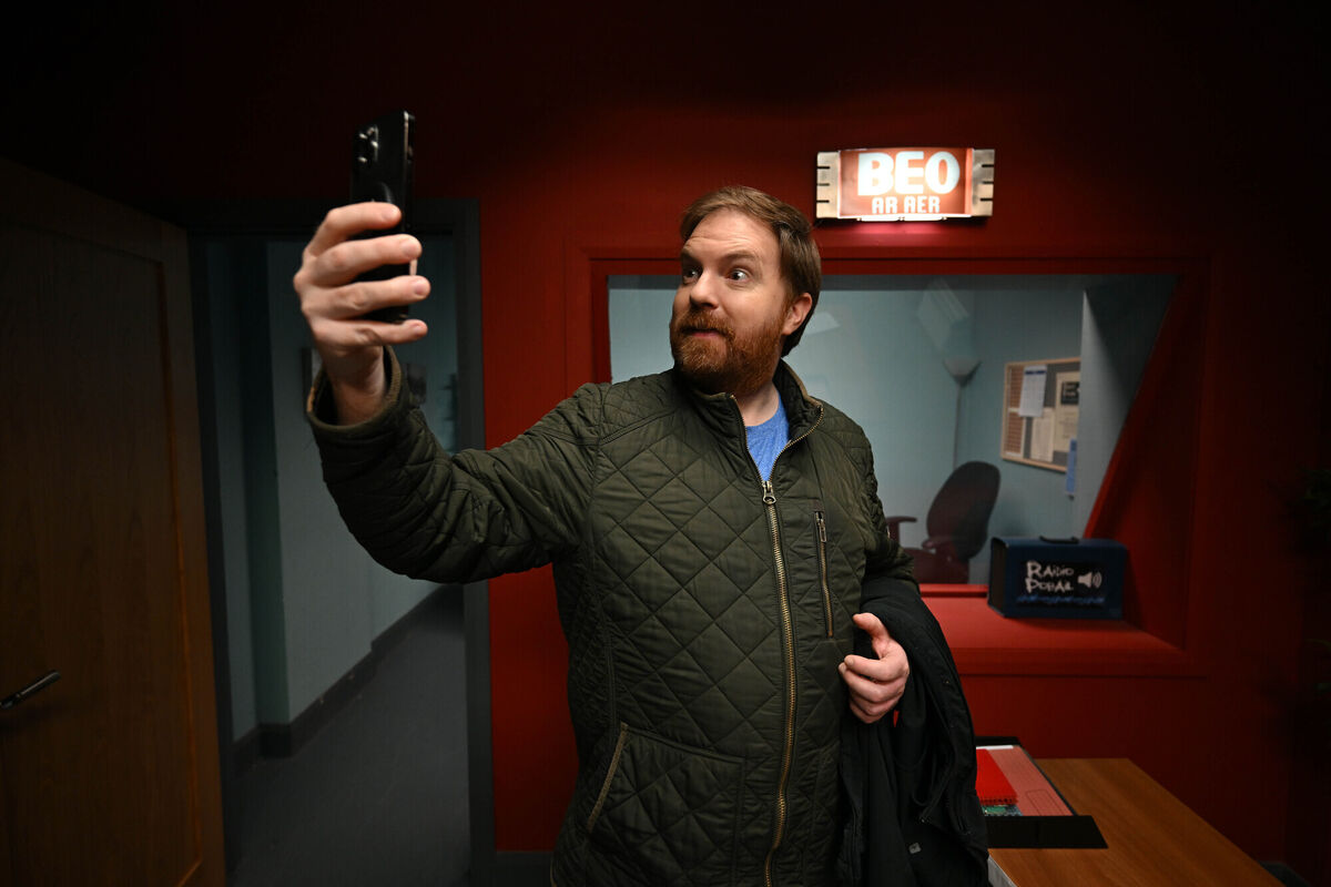 Bernard O’Shea takes a selfie on the Ros na Rún TV set. Pictures: Ray Ryan