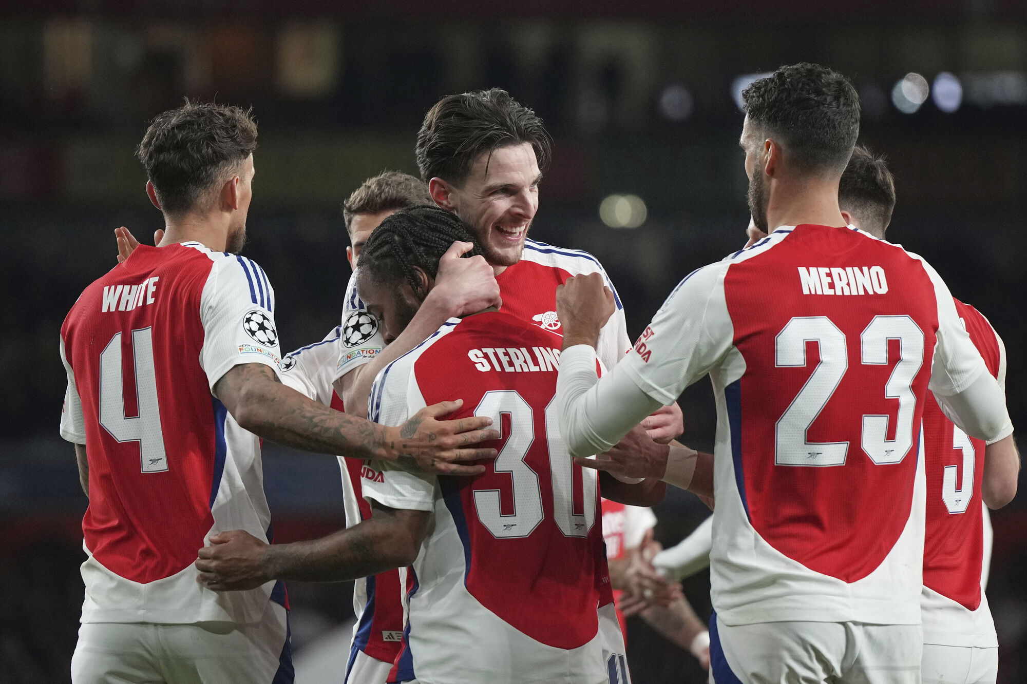 Weird and wonderful Arsenal draw with PSV but easily progress