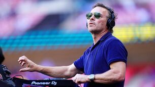 <p> Pete Tong was one of the people who popularised dance music in the 1990s.  </p>
