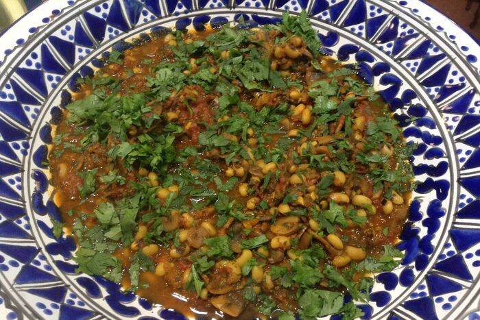 Black-Eyed Beans with Mushrooms