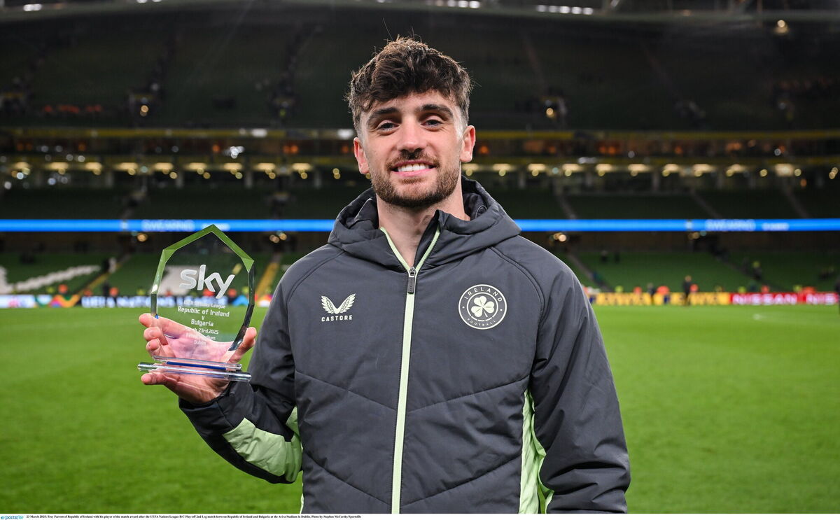 Troy Parrott with his player of the match award. Pic: Stephen McCarthy/Sportsfile