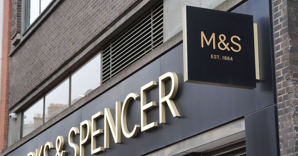 会社の再編におけるアイルランドのM＆Sでの脅威にさらされている仕事