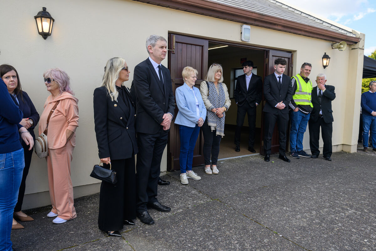 Hundreds applaud GAA legend Mick O'Dwyer as mourners prepare to bid