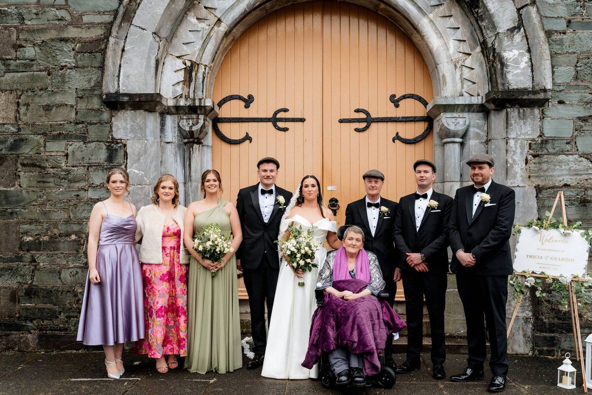 Tricia Delaney and Gearóid Hurley with Kathy, Sharon and Lorraine Hurley, Martha and Gerard Hurley, Sean and Stephen Hurley. 