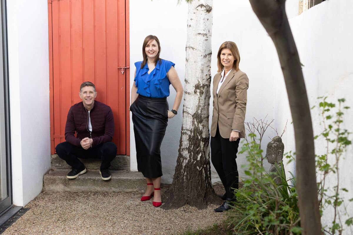 Dermot Bannon with Ber Grogan, Simon Communities, and Kathryn Meghen, RIAI. Dermot Bannon with Ber Grogan, Simon Communities, and Kathryn Meghen, RIAI.