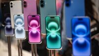 New Apple Products Go On Sale At Fifth Avenue Store