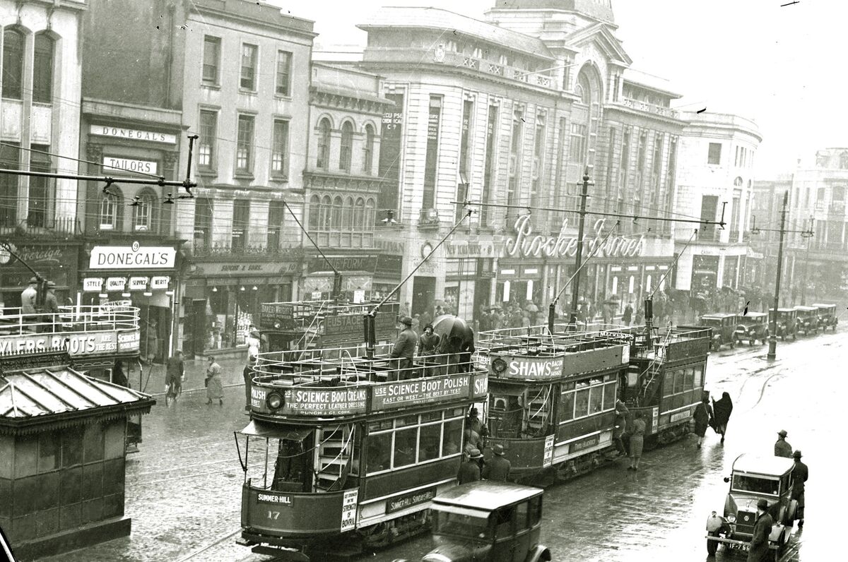 Michael Moynihan highlighted historic northside-southside tram services including Blackpool-Douglas, Tivoli-Blackrock — and, here in March 1931, Summerhill to Sunday’s Well. All long gone. East-west is the only game in town now. Irish Examiner Archive Michael Moynihan highlighted historic northside-southside tram services including Blackpool-Douglas, Tivoli-Blackrock — and, here in March 1931, Summerhill to Sunday’s Well. All long gone. East-west is the only game in town now. Irish Examiner Archive