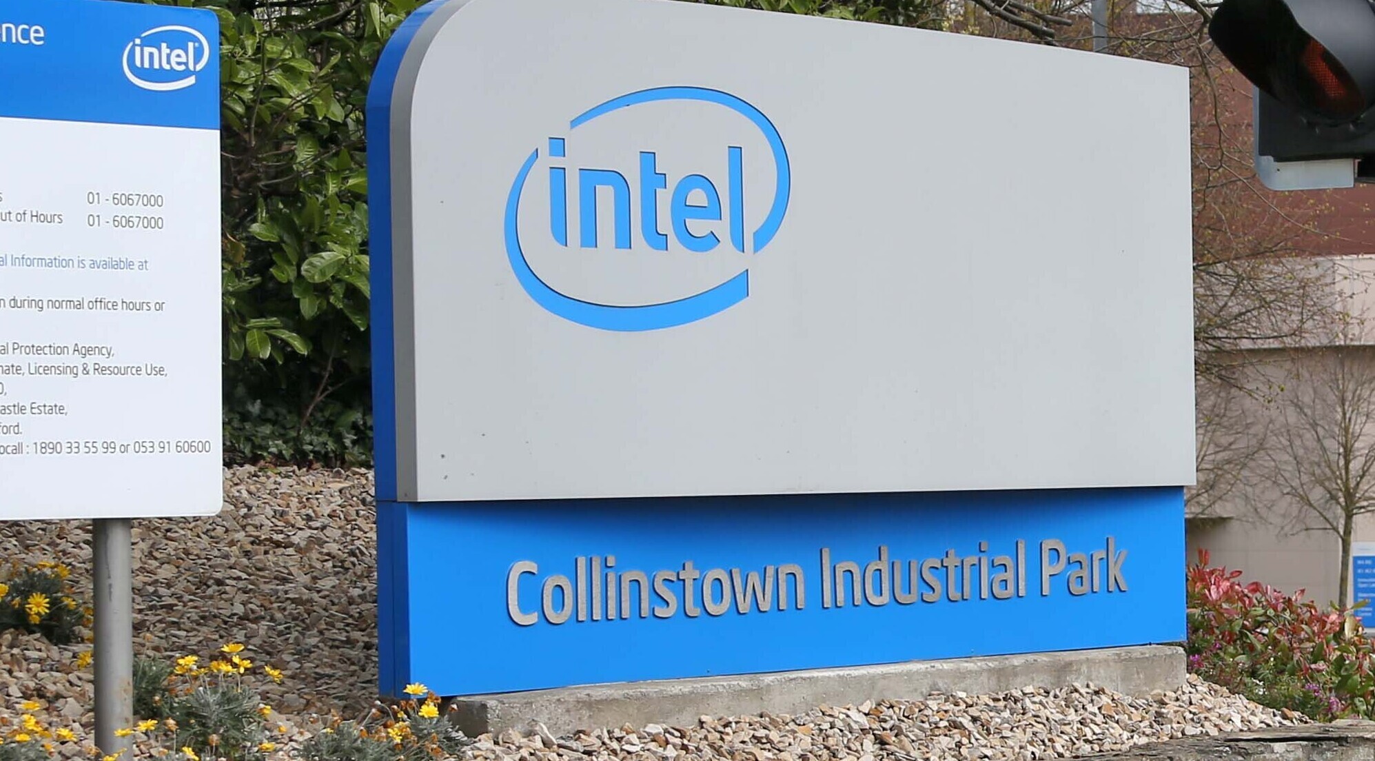 Intel forecasts revenue below Wall Street estimates