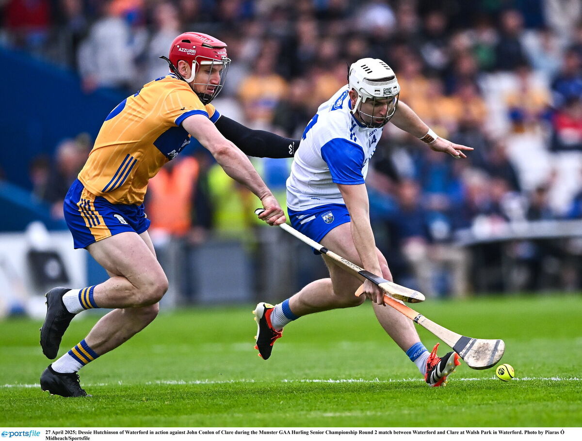 Dessie Hutchinson of Waterford in action against John Conlon of Clare during the Munster GAA Hurling Senior Championship Round 2 match between Waterford and Clare at Walsh Park in Waterford. Photo by Piaras Ó Mídheach/Sportsfile