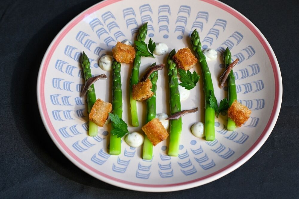 Asparagus with Anchovy Mayonnaise & Fried Bread