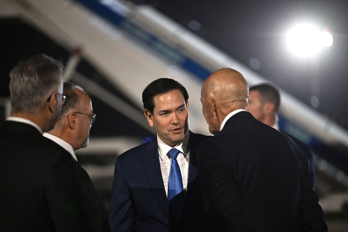 U.S. Embassy and Turkey officials greet Secretary of State Marco Rubio as he arrives, Wednesday, May 14, 2025 in Antalya, Turkey, to attend an informal meeting of NATO Ministers of Foreign Affairs. (Ozan Kose/Pool via AP) U.S. Embassy and Turkey officials greet Secretary of State Marco Rubio as he arrives, Wednesday, May 14, 2025 in Antalya, Turkey, to attend an informal meeting of NATO Ministers of Foreign Affairs. (Ozan Kose/Pool via AP)
