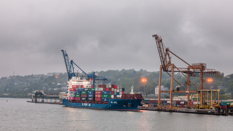 Tariff truce boosts global shipping firms