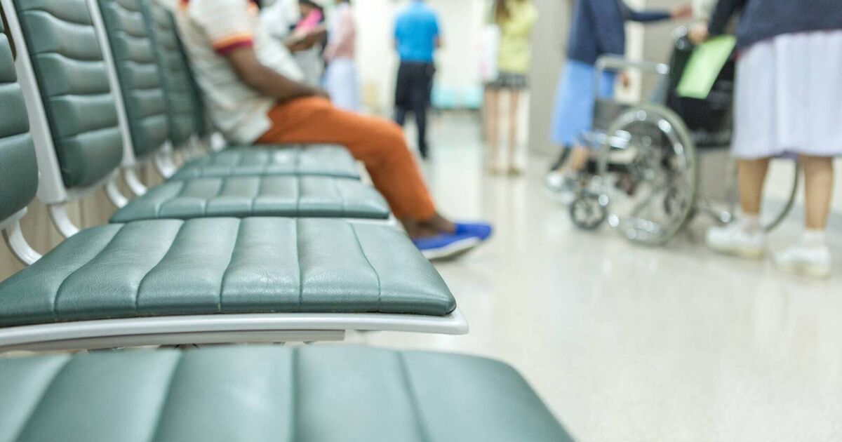 ほぼ4,900人の子供が自傷行為で大人のエドに参加しています