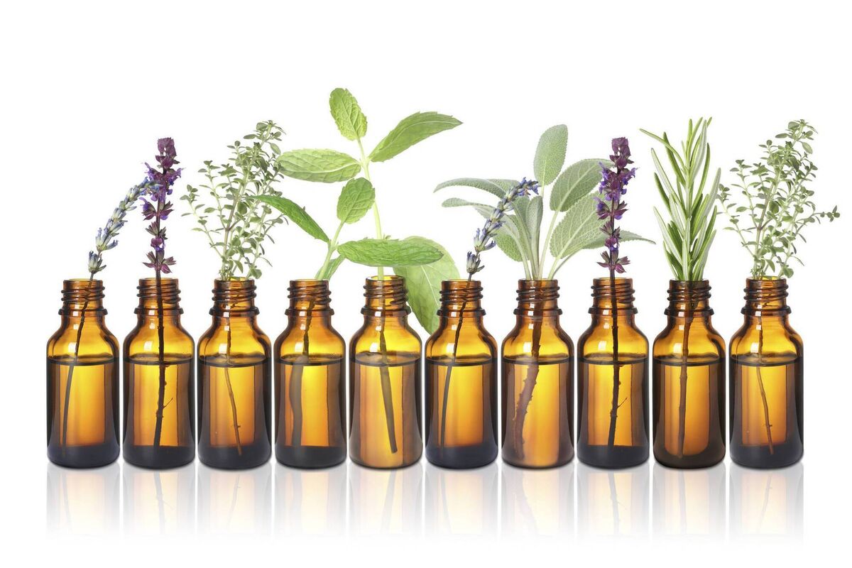 A study published in Alzheimer’s Research and Therapy (2019) assessed the sensitivity of 7,000 participants and found a clear correlation between the ability to discern odours and mental abilities.