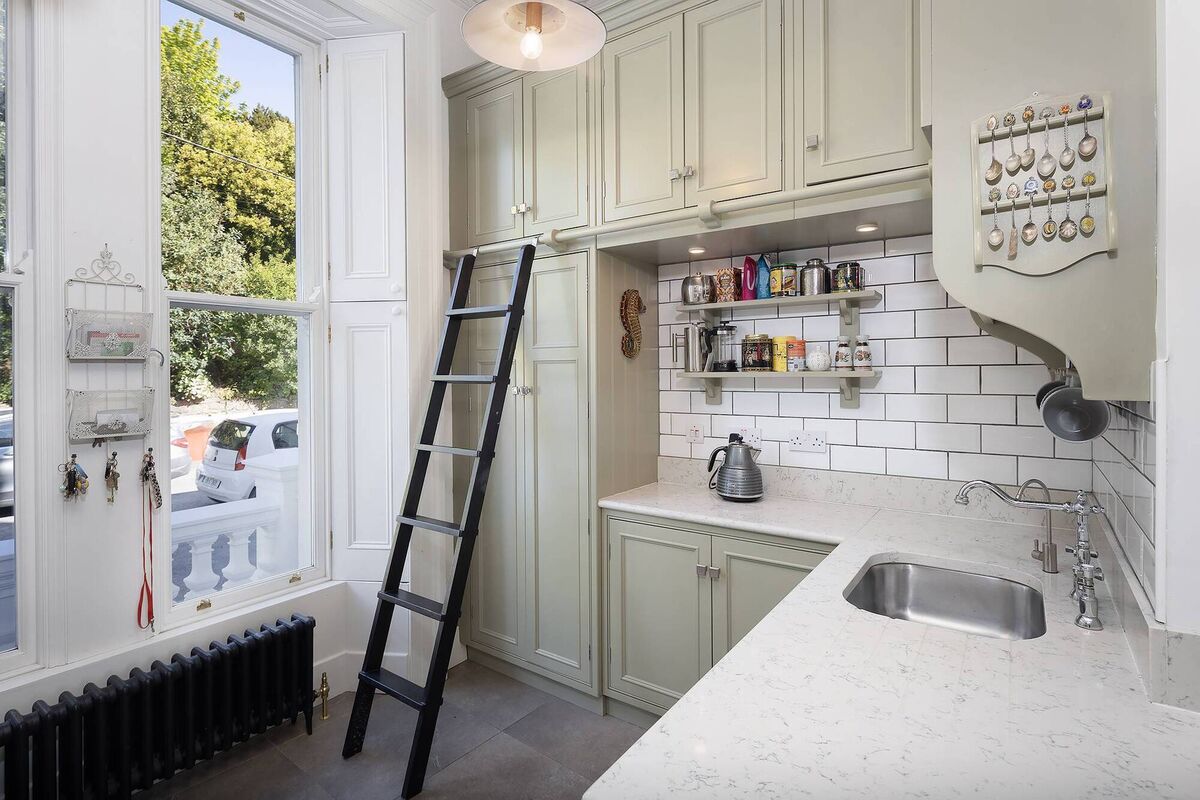 The kitchen used to be the 'Back Parlour'. The kitchen used to be the 'Back Parlour'.