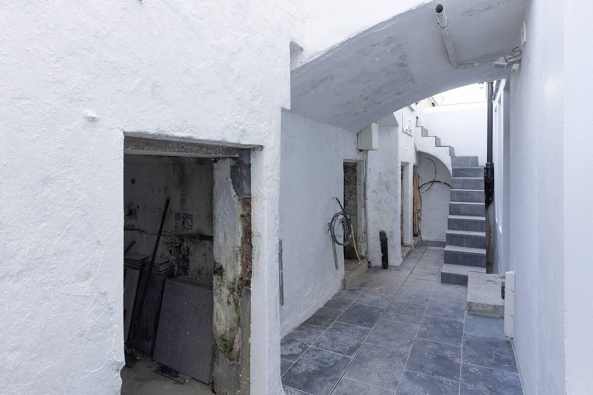 Separate access to basement Separate access to basement