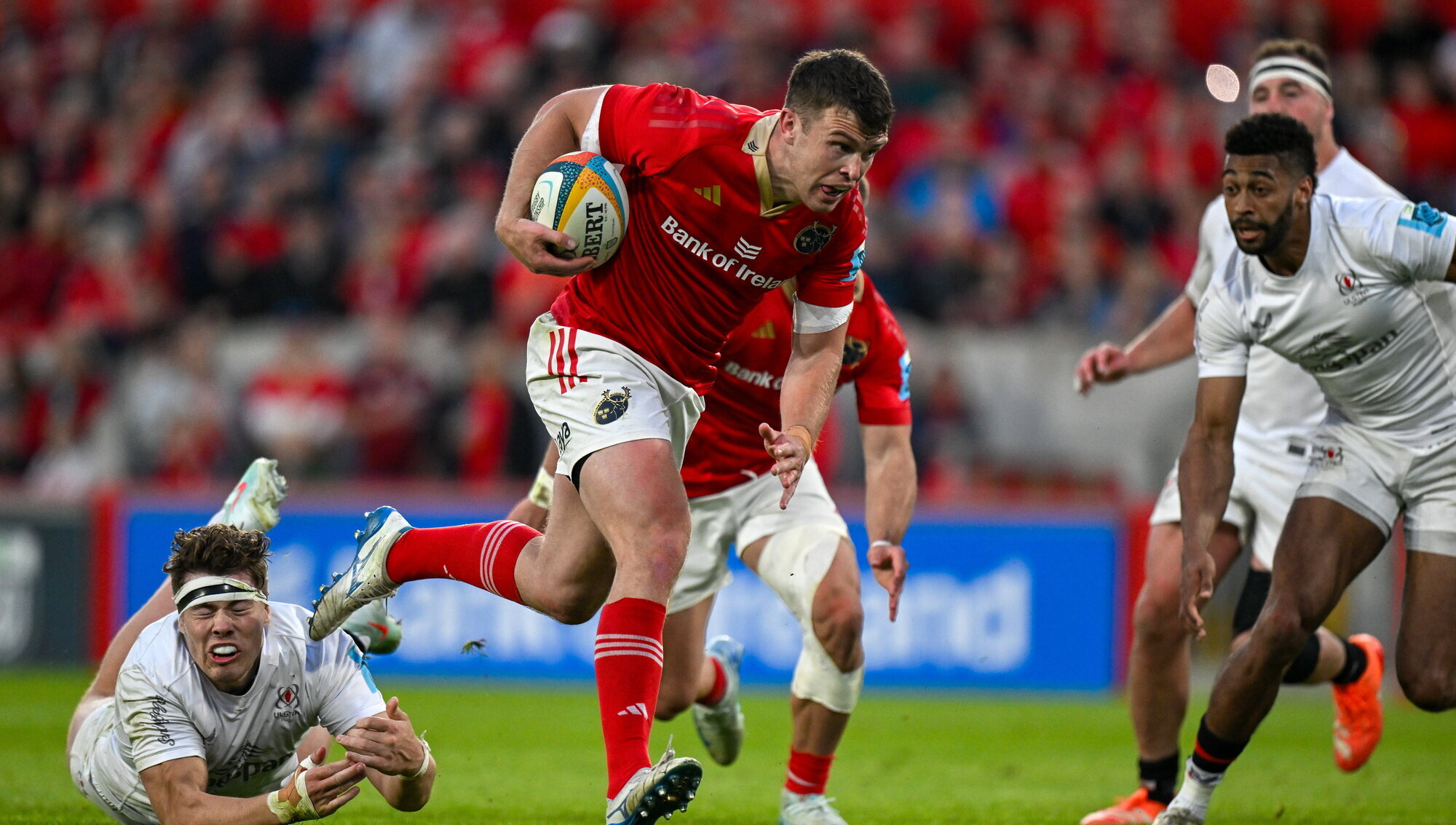 Donal Lenihan: Bielle-Biarrey's brilliance, but hat-tip also to Munster's Tom Farrell