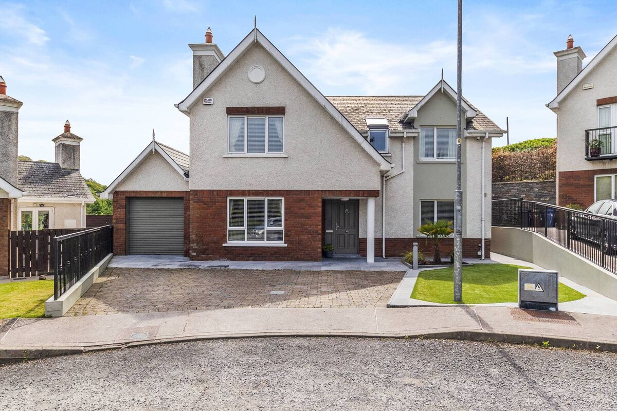 Detached with garage