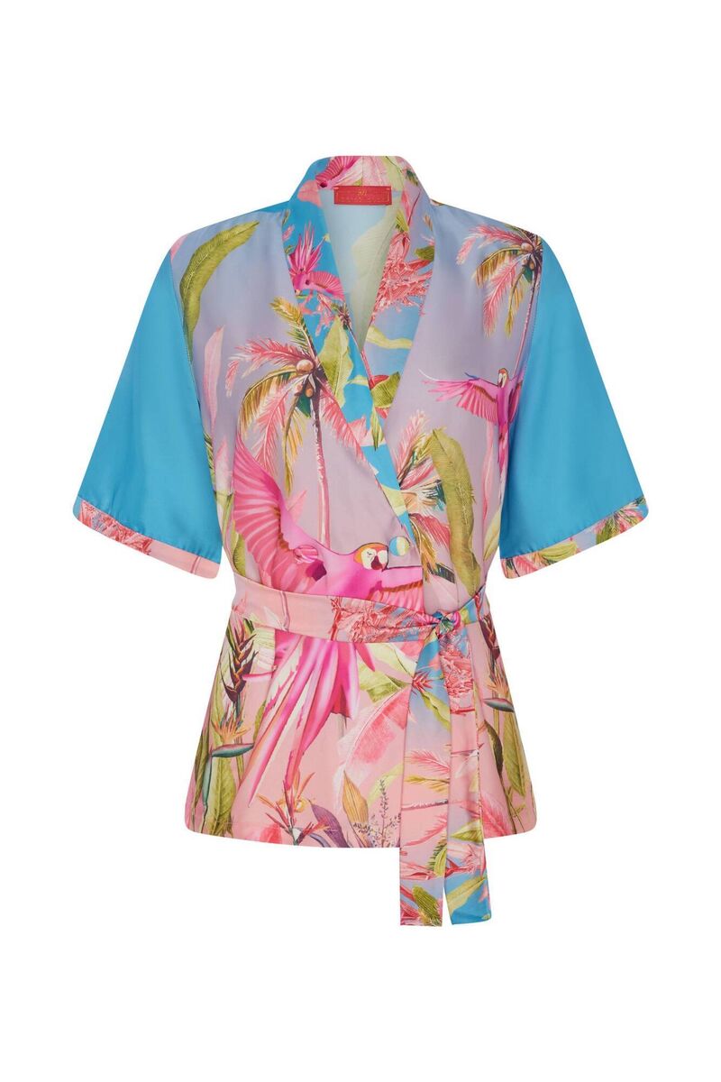 Short sleeve ‘Leo’ jacket, WhiteHello, €264 Short sleeve ‘Leo’ jacket, WhiteHello, €264
