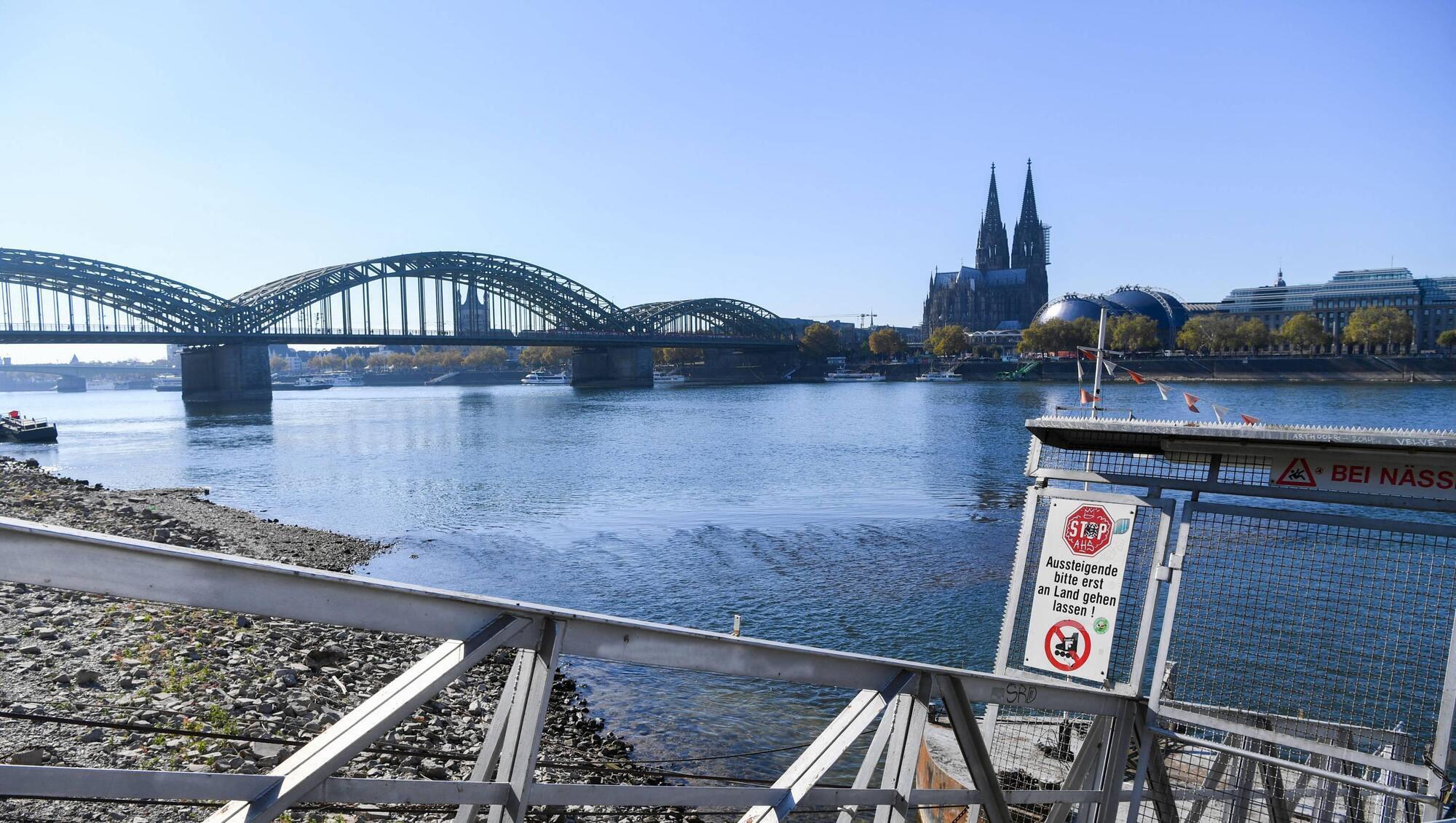 Major evacuation in Cologne after Second World War bombs discovered