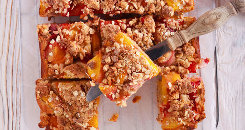 Oaty fruit crumble topping squares