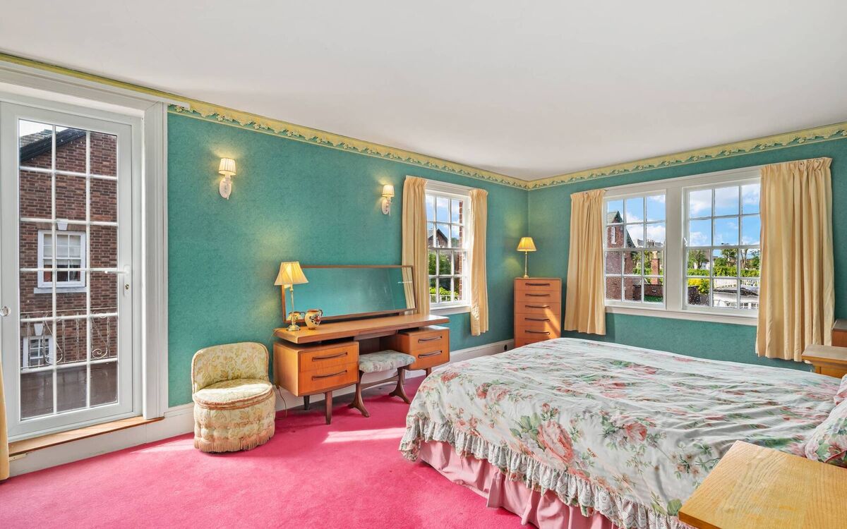 Main bedroom at 3 Annaville has balcony/terrace access Main bedroom at 3 Annaville has balcony/terrace access