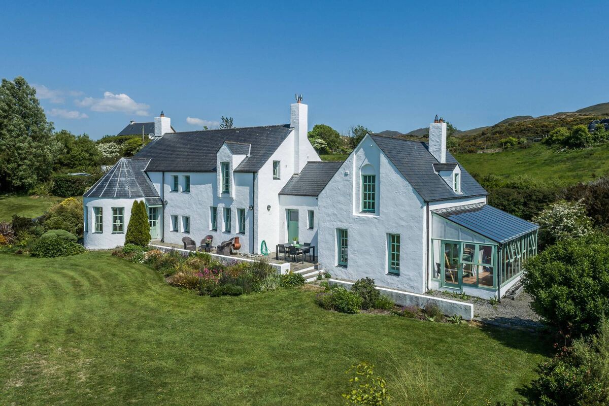 Four Blues has an international flavour, in a Schull setting