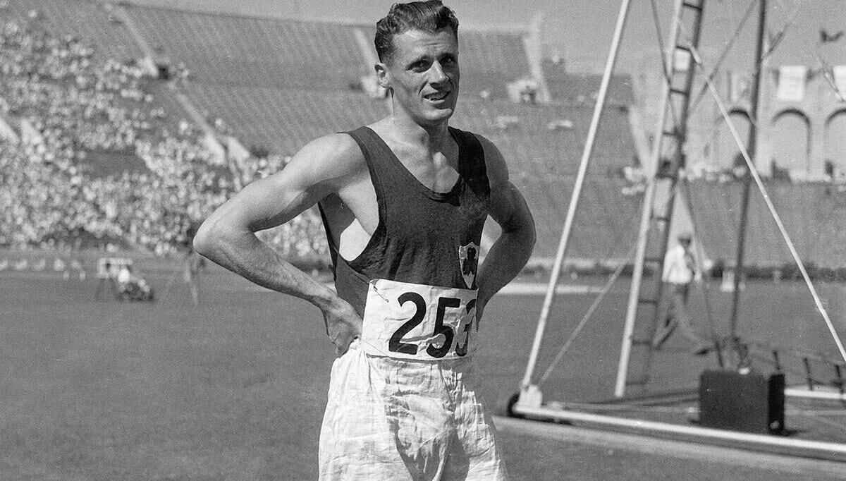 Hipster Bob Tisdall had a fascinating career, or careers, remaining active up to his 90s Hipster Bob Tisdall had a fascinating career, or careers, remaining active up to his 90s