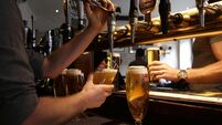 19629901 Alcohol Drinking - Stock