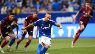 <p>SPOT ON: Veteran Santi Cazorla of Real Oviedo nails his penalty in the La Liga Play-Off final second leg against CD Mirandes in Oviedo. Pic: Juan Manuel Serrano Arce/Getty Images</p>