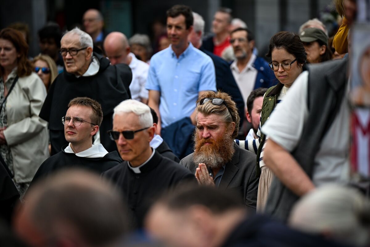 The faithful gathered along the Grand Parade in Cork City for the concluding Mass of the Cork Eucharistic Procession 2025, marking one of the city’s oldest annual religious events. Picture: Chani Anderson The faithful gathered along the Grand Parade in Cork City for the concluding Mass of the Cork Eucharistic Procession 2025, marking one of the city’s oldest annual religious events. Picture: Chani Anderson
