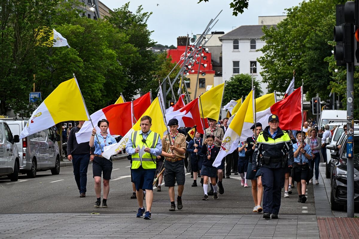 A sea of faithful wound their way through the streets of Cork as the 2025 Eucharistic Procession unfolded, continuing a tradition that has united generations of worshippers. Picture: Chani Anderson A sea of faithful wound their way through the streets of Cork as the 2025 Eucharistic Procession unfolded, continuing a tradition that has united generations of worshippers. Picture: Chani Anderson