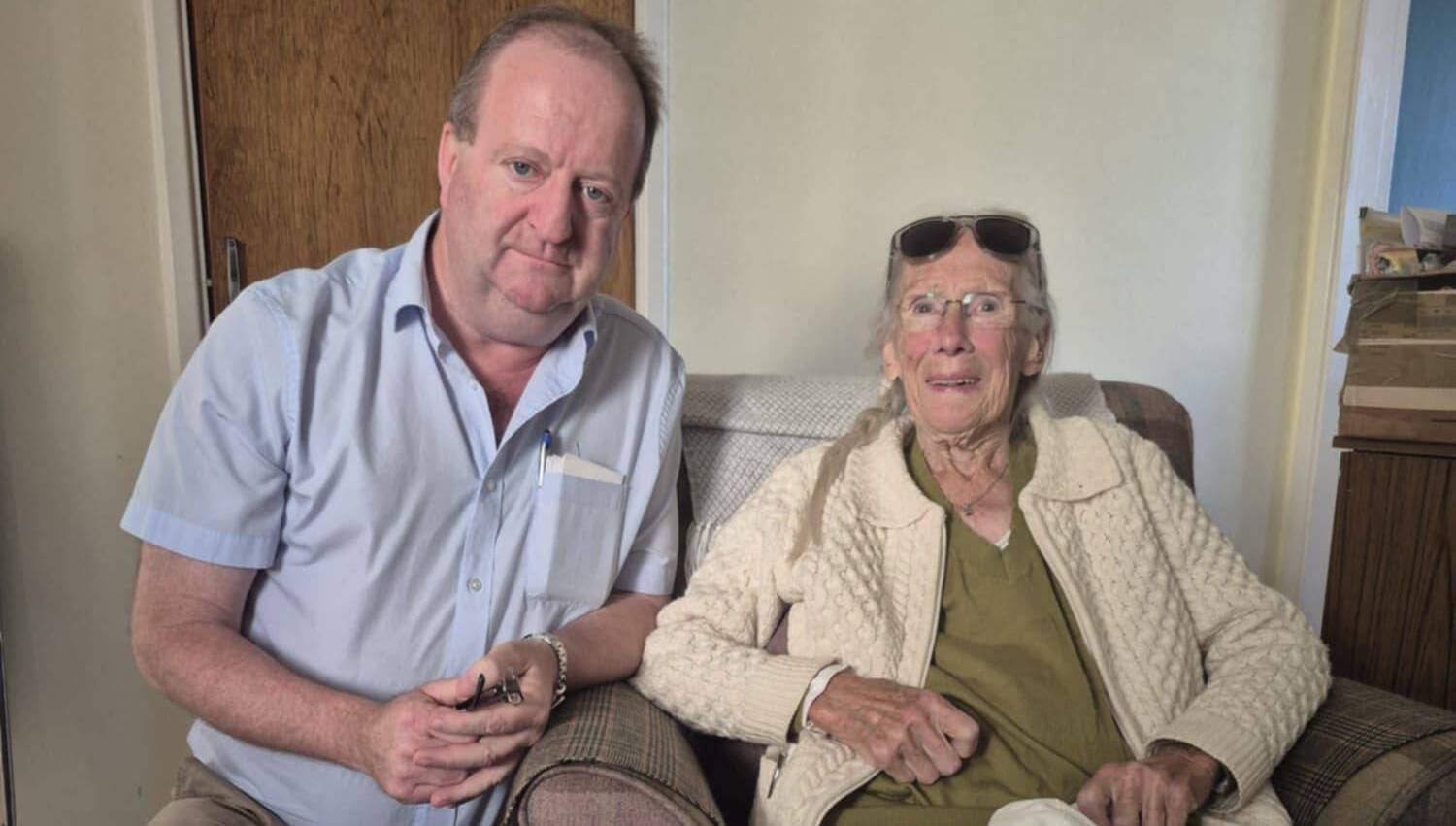 Independent Ireland leader Michael Collins with Bantry resident Jennifer Marley, who is facing homelessness in a matter of weeks.