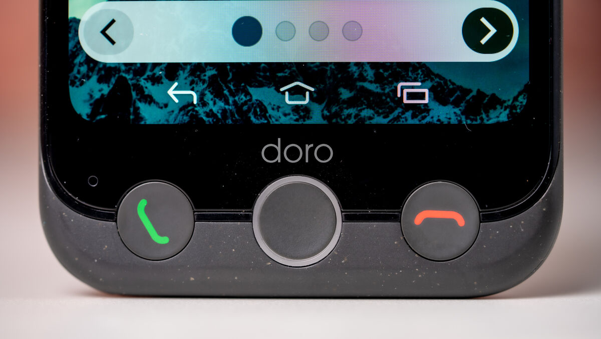 Physical buttons make using the Aurora A30 much easier. Picture: Noel Campion.