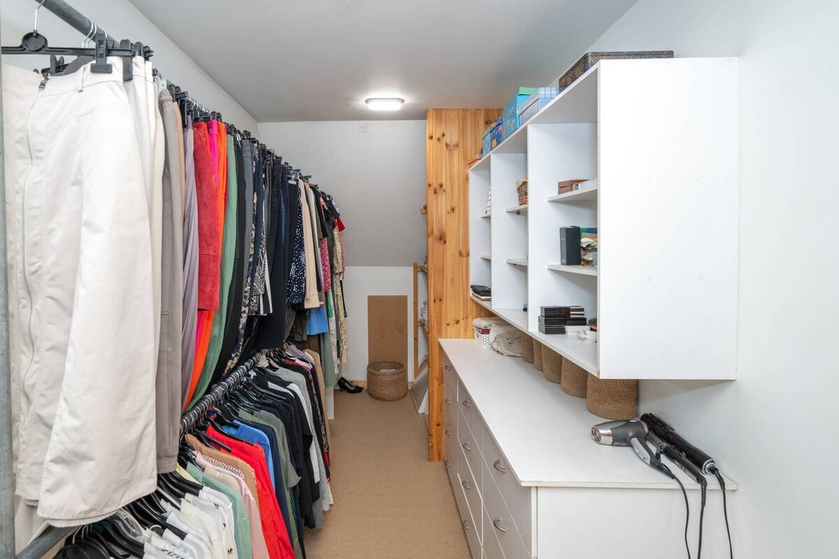 Walk-in wardrobe