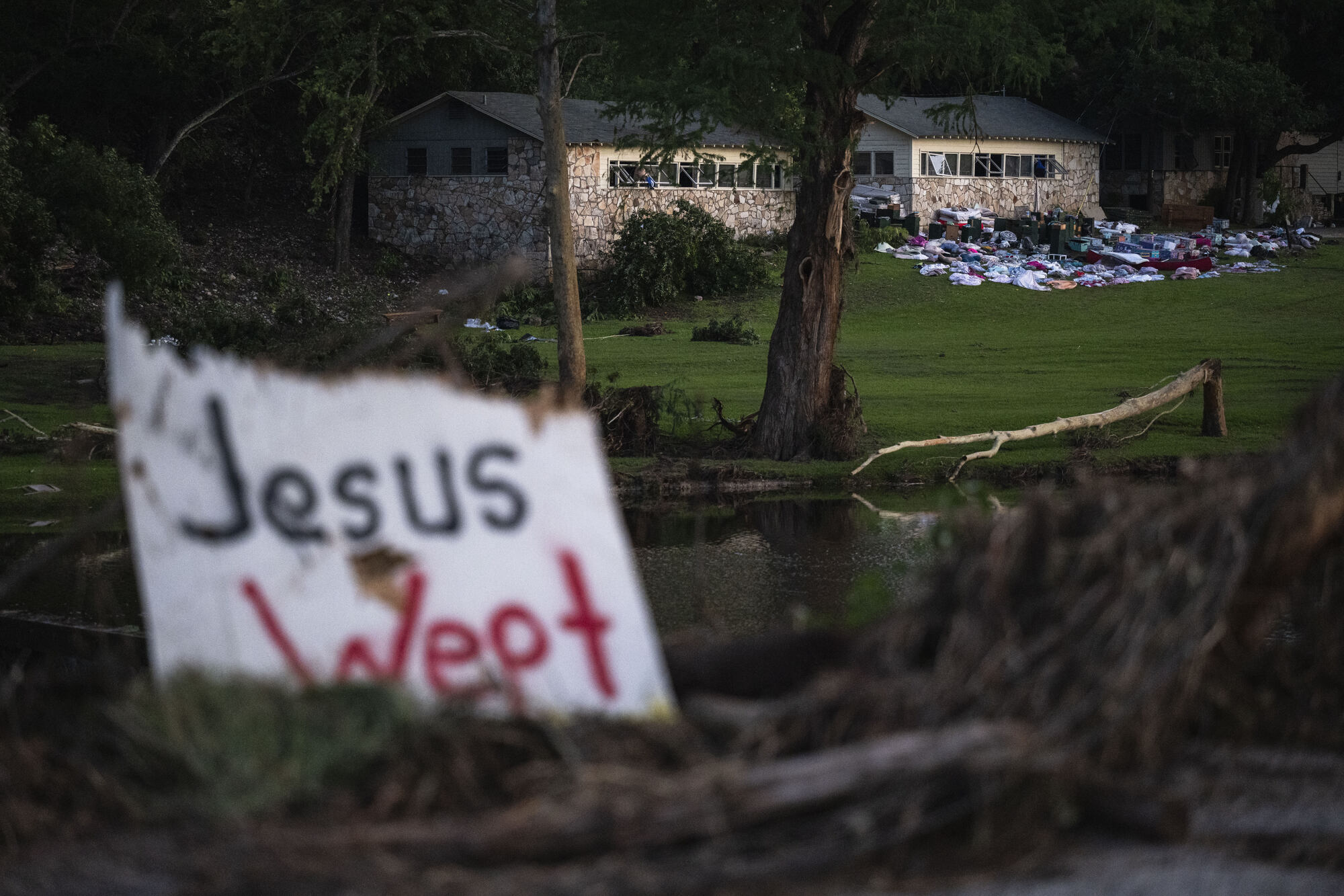 Hope of finding Texas flood survivors dims as search efforts go on