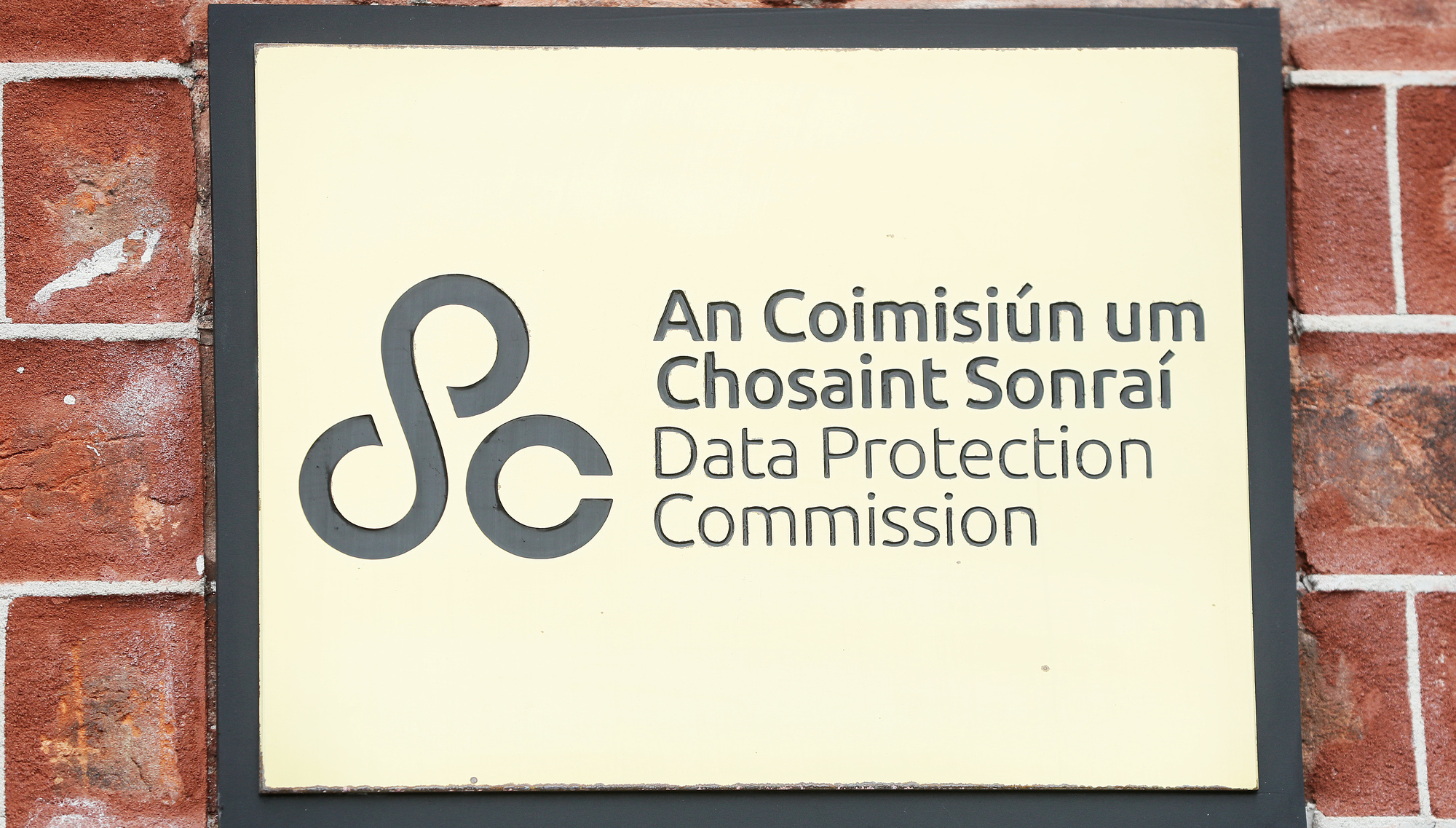 Social protection minister takes legal action against Data Protection Commission
