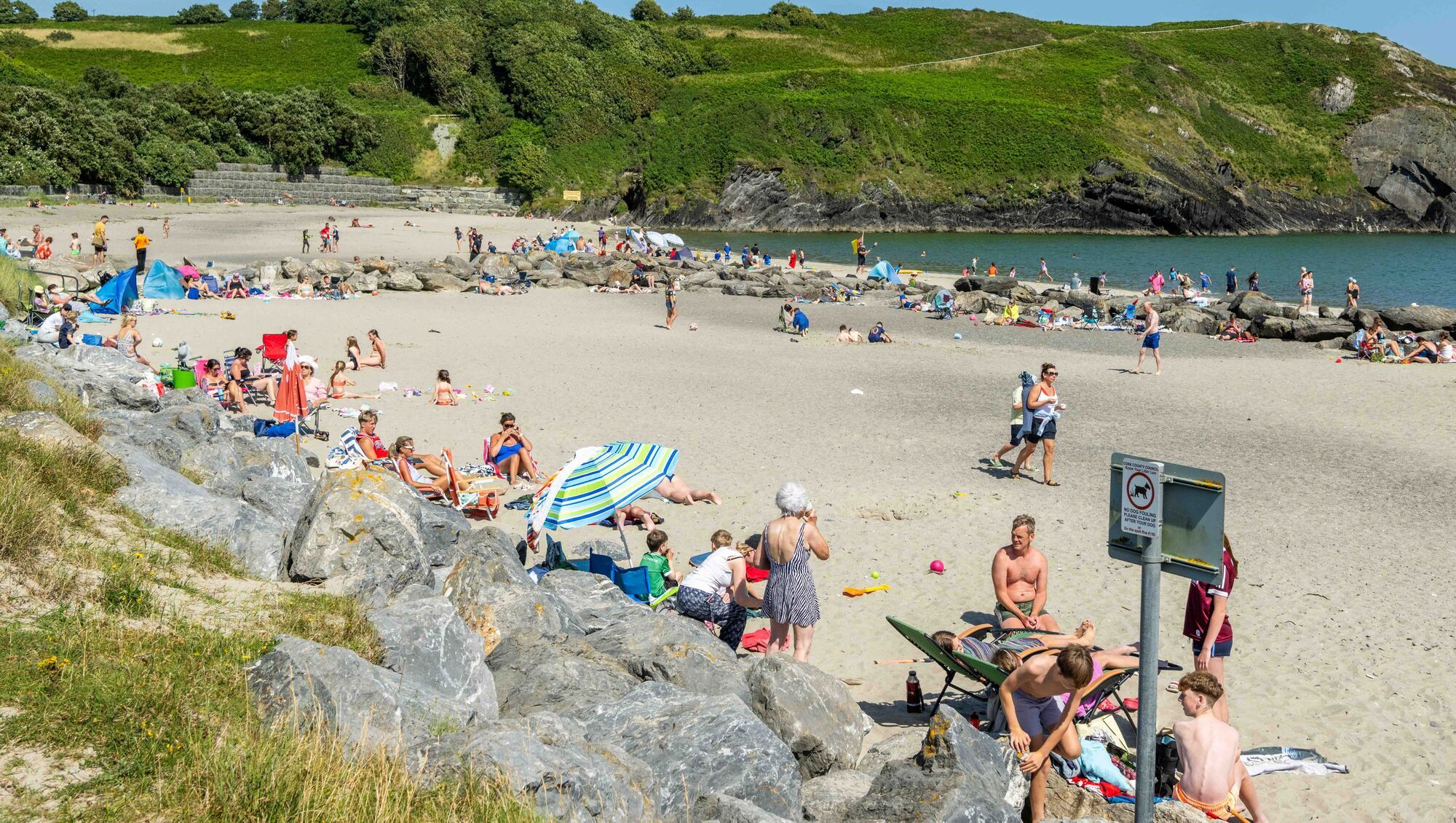 Temperatures set to top 27C as Met Éireann issues heat warnings