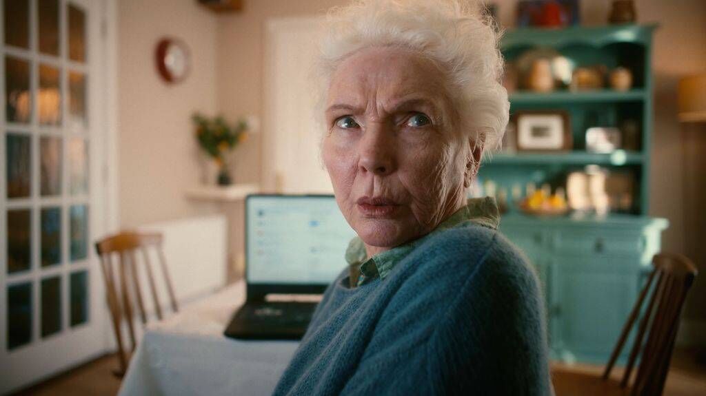 Fionnuala Flanagan in Brown Bread
                    