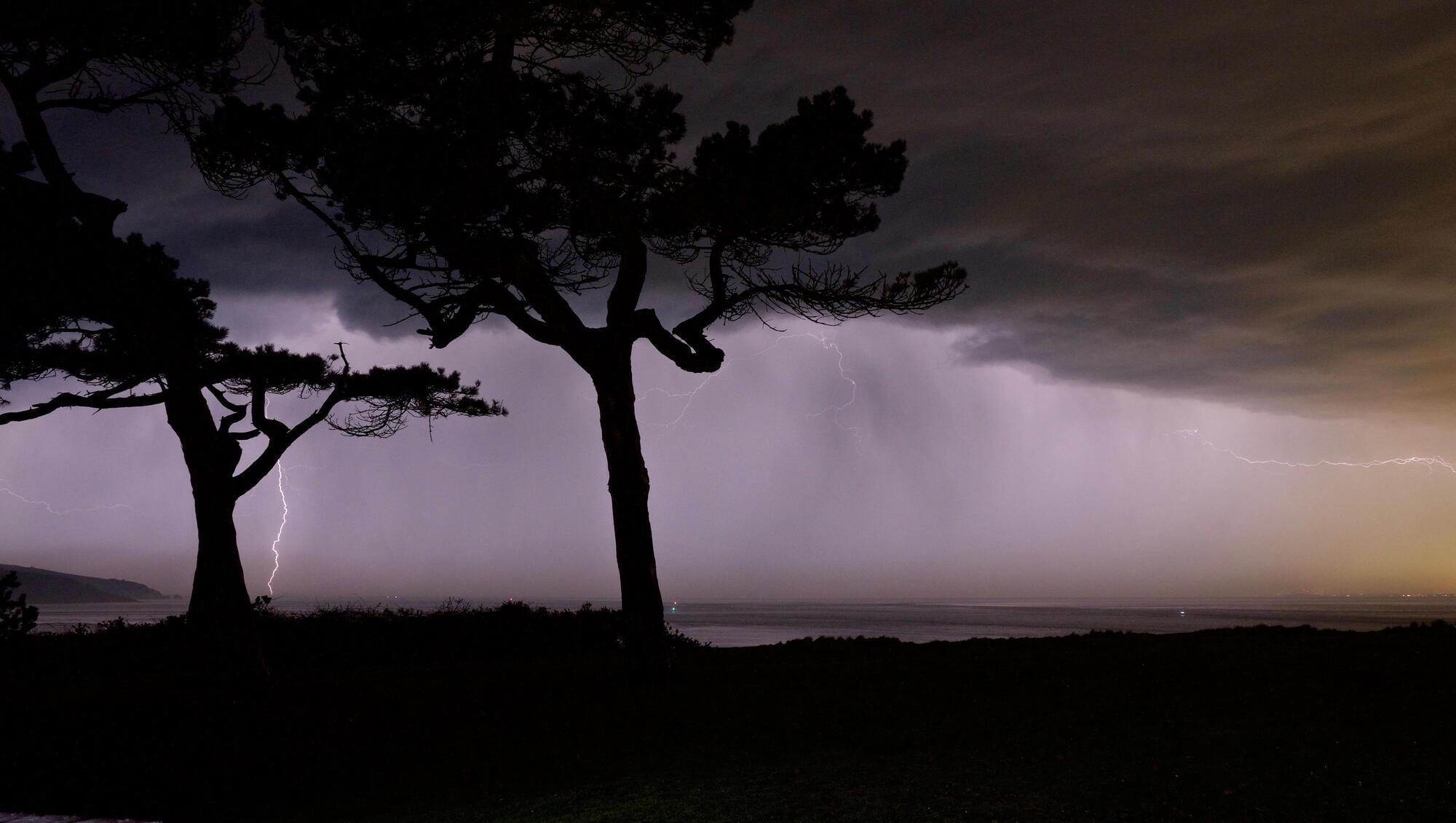 Thunderstorm warnings for 14 counties as heatwave comes to an end