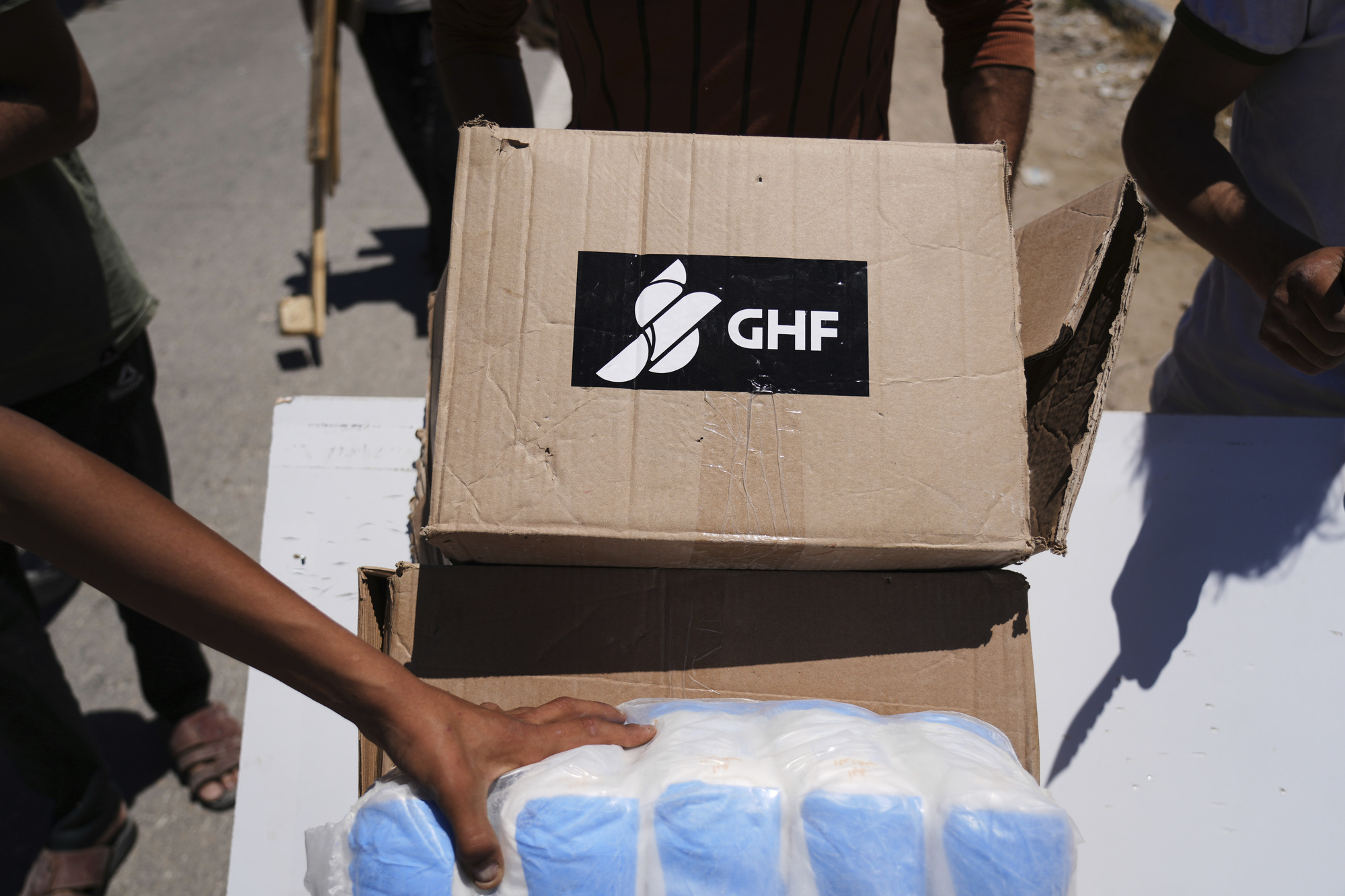 At least 20 Palestinians die in stampede at food distribution centre
