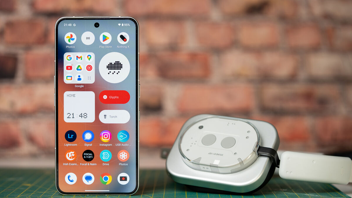 The stunning 6.67-inch display has a 460ppi pixel density and a 1,000Hz touch sampling rate. Picture: Noel Campion.