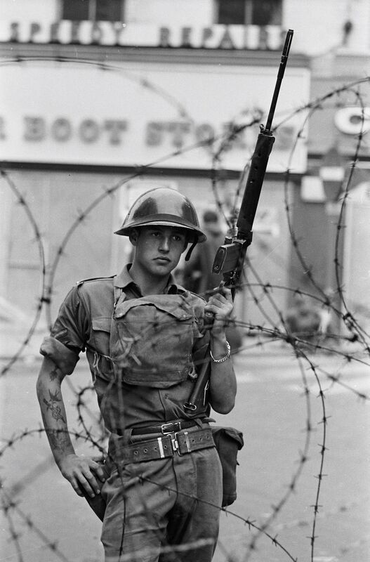 Soldats britanniques. Pic: Gilles Caron