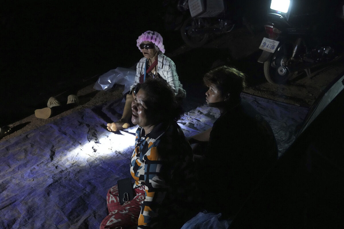 Cambodians take refuge at the Batploa primary school in the Oddar Meanchey province, Cambodia, Thursday, as Thai and Cambodian soldiers clashed in several areas along their border in a major escalation of their conflict that left at least several people dead, mostly civilians. Picture: AP Photo/Heng Sinith