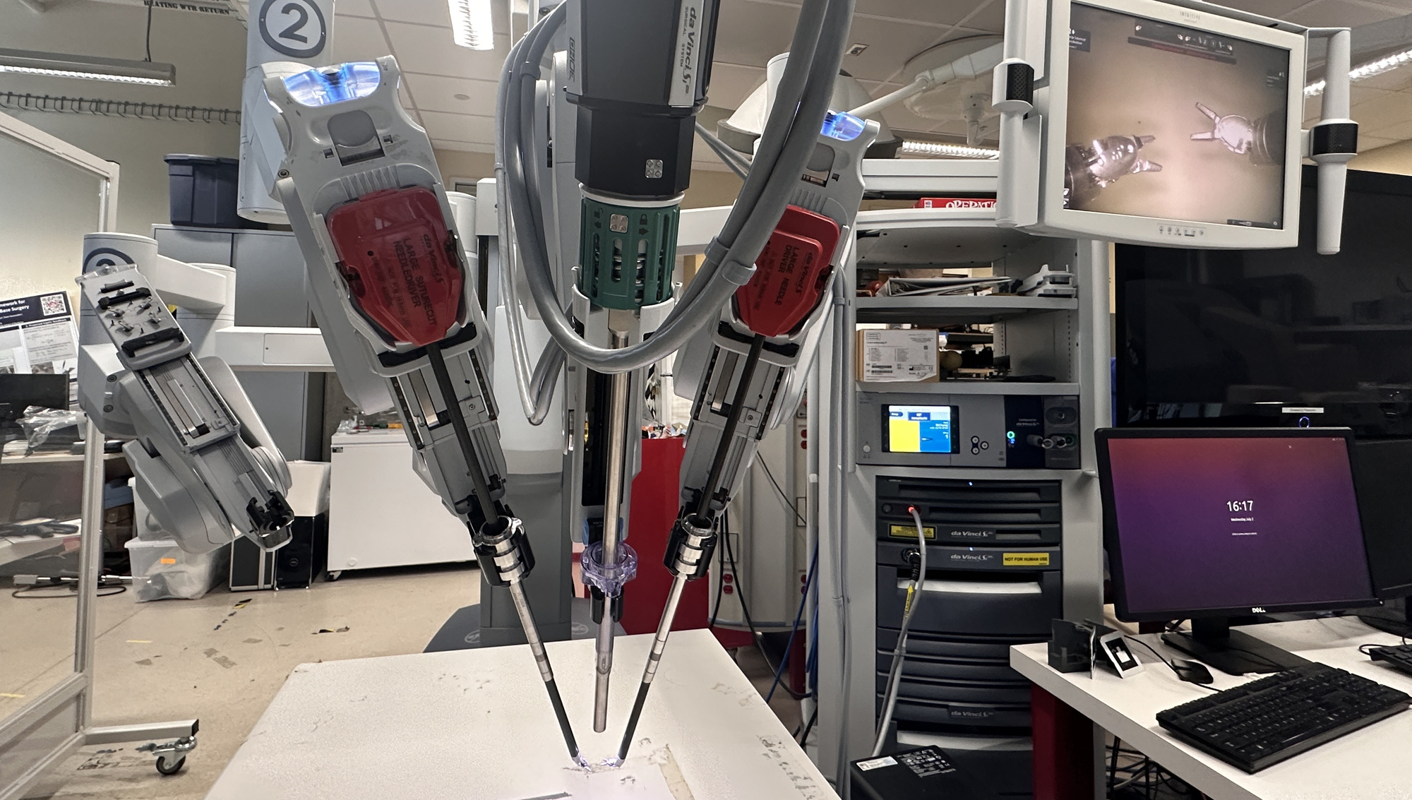 Robot performs realistic surgery ‘with 100% accuracy’