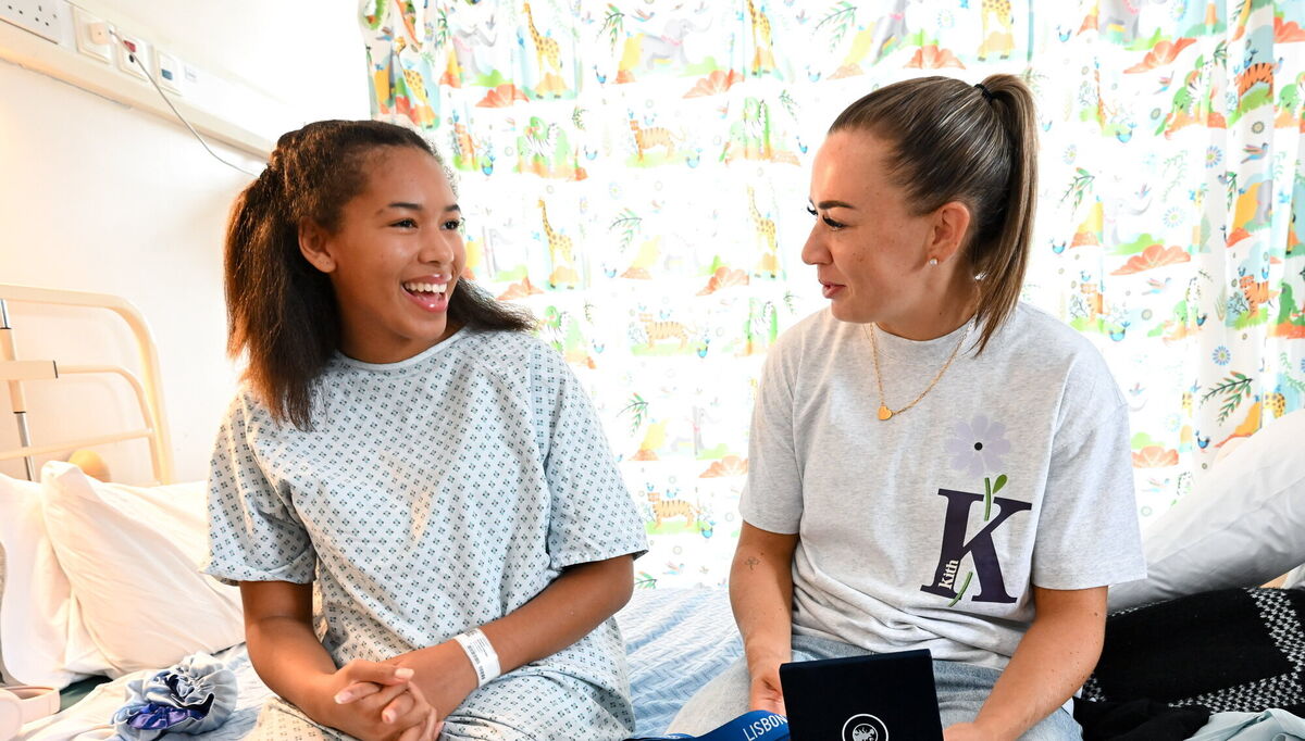 BRINGING SMILES: Republic of Ireland captain and Arsenal star Katie McCabe made a heartwarming visit to Children’s Health Ireland (CHI) at Crumlin, meeting patient Meddinah and creating unforgettable memories for young patients and their families. Pic: Stephen McCarthy/Sportsfile BRINGING SMILES: Republic of Ireland captain and Arsenal star Katie McCabe made a heartwarming visit to Children’s Health Ireland (CHI) at Crumlin, meeting patient Meddinah and creating unforgettable memories for young patients and their families. Pic: Stephen McCarthy/Sportsfile