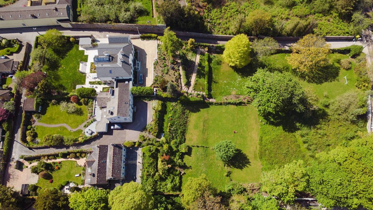 These homes have substantial lower tiered grounds These homes have substantial lower tiered grounds